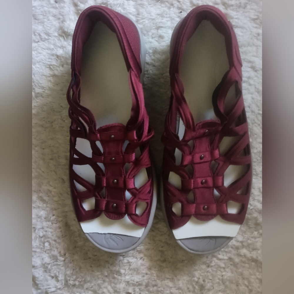 Bzees Maroon Strappy Sandals